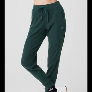 Alo Muse Midnight Green Sweatpants NWT